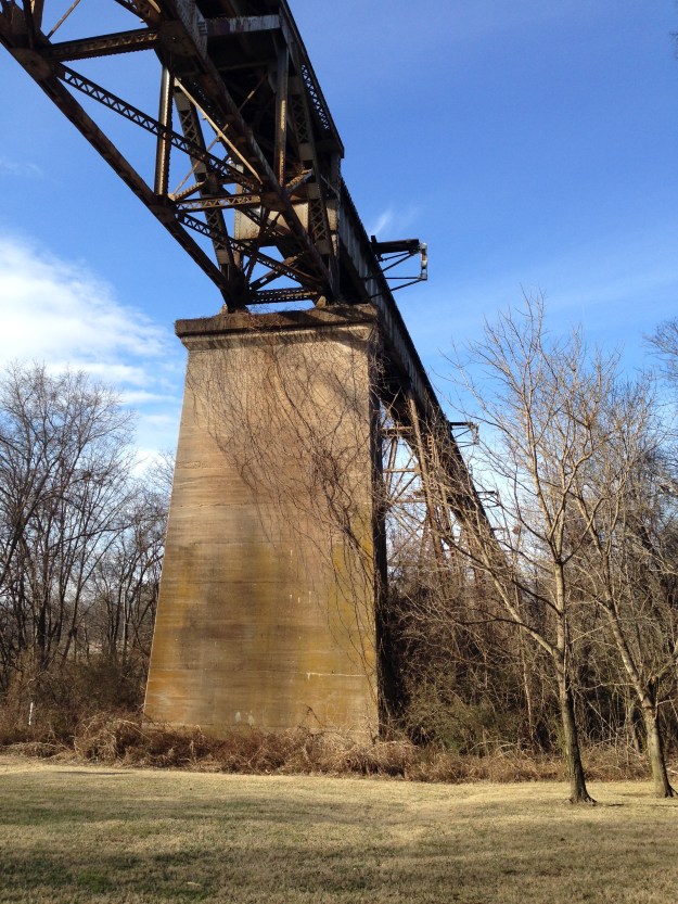 The spectacular railway bridge which crosses the Cumberland River and Shelby Bottoms area.